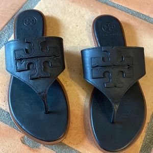 Tory Burch Black New Weston Logo Leather Sandals. Like new condition size 8